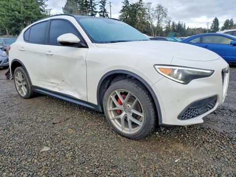 2018 Alfa romeo Stelvio, VIN ZASFAKPN3J7B74181. Фото 4 з 6 з аукціону Copart. Каталог авто зі США OpenDataCar.