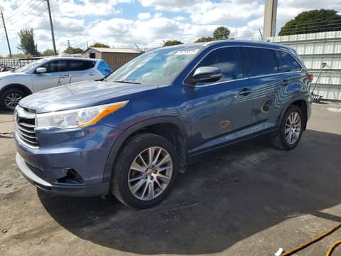 2015 Toyota Highlander, VIN 5TDKKRFHXFS097864. Фото 1 из 6 с аукциона Copart. Каталог авто из США OpenDataCar.