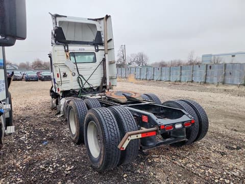 2019 Volvo VNR, VIN 4V4WC9EG8KN217219. Фото 3 из 6 с аукциона Copart. Каталог авто из США OpenDataCar.