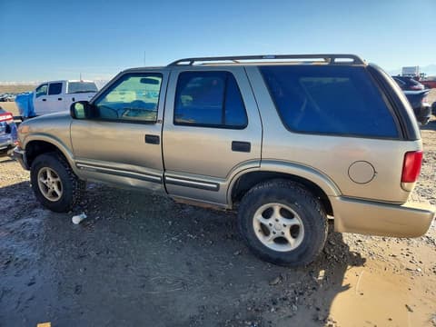 2000 Chevrolet Blazer, VIN 1GNDT13W9Y2375908. Фото 2 из 6 с аукциона Copart. Каталог авто из США OpenDataCar.