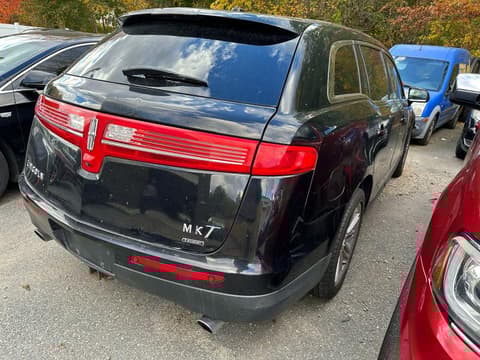 2016 Lincoln MKT, VIN 2LMHJ5AT1GBL01391. Фото 4 з 6 з аукціону Copart. Каталог авто зі США OpenDataCar.
