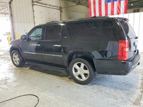 2011 Chevrolet Suburban, VIN 1GNSKKE30BR230225. Фото 2 з 6 з аукціону Copart. Каталог авто зі США OpenDataCar.
