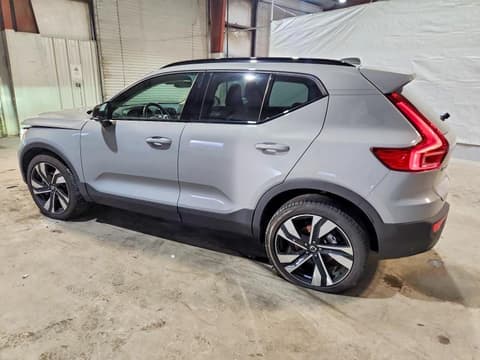 2025 Volvo XC40, VIN YV4L12UC7S2506634. Фото 2 из 6 с аукциона Copart. Каталог авто из США OpenDataCar.