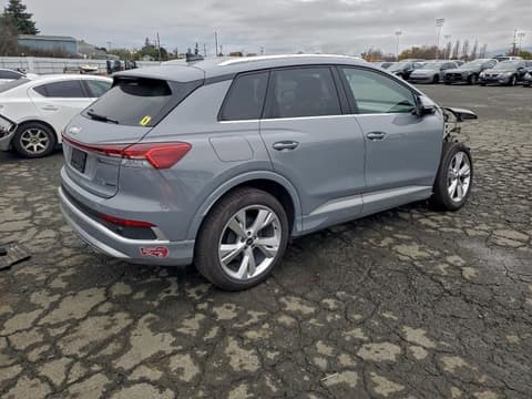 2023 Audi Q4 e-tron, VIN WA1L2BFZ8PP073024. Фото 3 из 6 с аукциона Copart. Каталог авто из США OpenDataCar.