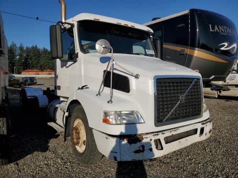2008 Volvo VNM, VIN 4V4M99GH48N487374. Фото 1 из 6 с аукциона Copart. Каталог авто из США OpenDataCar.