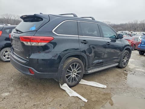 2018 Toyota Highlander, VIN 5TDKZRFH0JS548451. Фото 3 з 6 з аукціону Copart. Каталог авто зі США OpenDataCar.