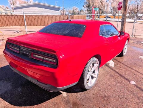 2015 Dodge Challenger, VIN 2C3CDZAT4FH764005. Фото 4 з 6 з аукціону Copart. Каталог авто зі США OpenDataCar.