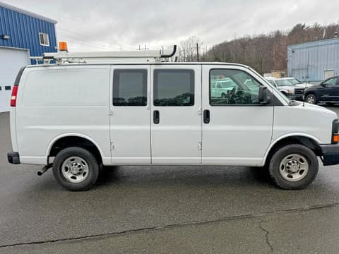 2011 Chevrolet Express 2500, VIN 1GCWGFCA8B1181102. Фото 4 з 6 з аукціону Copart. Каталог авто зі США OpenDataCar.