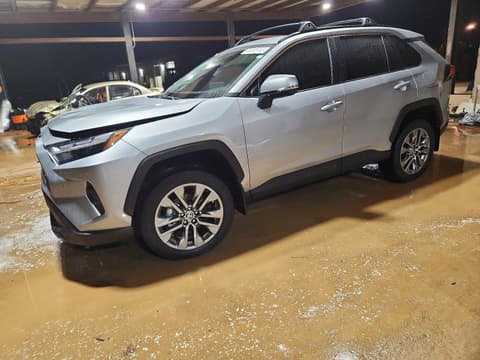 2025 Toyota RAV4, VIN 2T3C1RFV0SW417358. Фото 1 з 6 з аукціону Copart. Каталог авто зі США OpenDataCar.