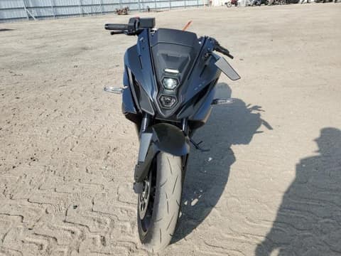 2025 Suzuki GSX800, VIN JS1EM13B3S7100112. Фото 2 з 6 з аукціону Copart. Каталог авто зі США OpenDataCar.