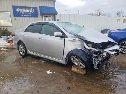 2013 Toyota Corolla, VIN 2T1BU4EE2DC038415. Zdjęcie 4 z 6 z aukcji Copart. Katalog aut z USA OpenDataCar.
