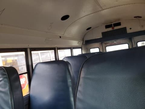 2006 Chevrolet , VIN 1GBHG312761266963. Фото 6 з 6 з аукціону Copart. Каталог авто зі США OpenDataCar.