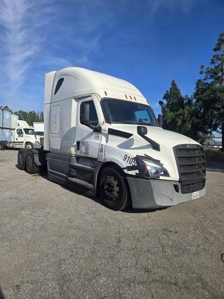2020 Freightliner Cascadia, VIN 3AKJHHDV5LSMC8448. Photo 1 of 6 from Copart auction. OpenDataCar US salvage catalog.