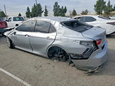 2021 Toyota Camry, VIN 4T1C11AK9MU493204. Zdjęcie 2 z 6 z aukcji Copart. Katalog aut z USA OpenDataCar.