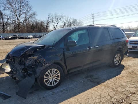 2017 Toyota Sienna, VIN 5TDYZ3DC2HS808633. Фото 1 з 6 з аукціону Copart. Каталог авто зі США OpenDataCar.