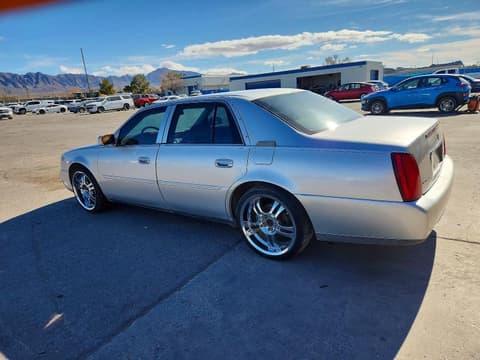 2002 Cadillac Deville, VIN 1G6KD54Y82U210709. Фото 2 з 6 з аукціону Copart. Каталог авто зі США OpenDataCar.