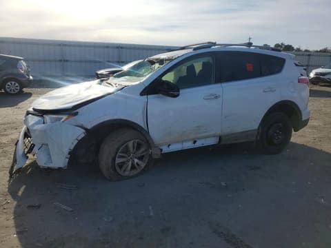 2018 Toyota RAV4, VIN JTMRFREV8JJ243856. Фото 1 з 6 з аукціону Copart. Каталог авто зі США OpenDataCar.