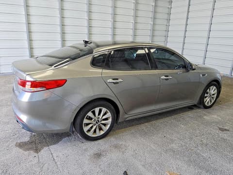 2017 Kia Optima, VIN 5XXGU4L3XHG133956. Фото 3 з 6 з аукціону Copart. Каталог авто зі США OpenDataCar.