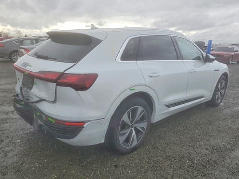 2024 Audi Q8, VIN WA15AAGE1RB031621. Фото 3 из 6 с аукциона Copart. Каталог авто из США OpenDataCar.