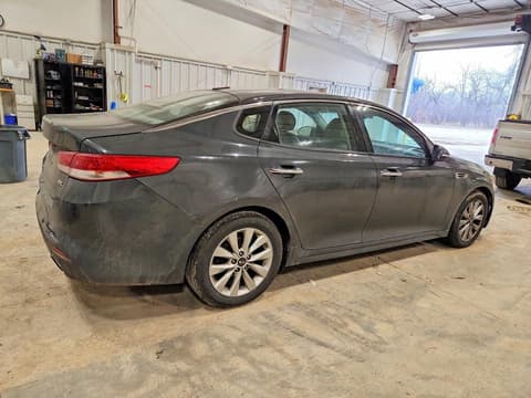 2016 Kia Optima, VIN 5XXGU4L36GG010301. Фото 3 з 6 з аукціону Copart. Каталог авто зі США OpenDataCar.