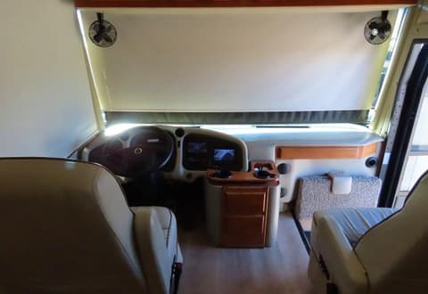 2010 Freigliner , VIN 4UZAB2DTXACAS7588. Фото 5 з 6 з аукціону Copart. Каталог авто зі США OpenDataCar.