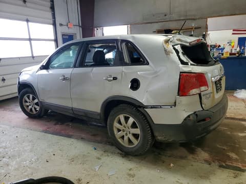 2013 Kia Sorento, VIN 5XYKTCA65DG414671. Фото 2 з 6 з аукціону Copart. Каталог авто зі США OpenDataCar.