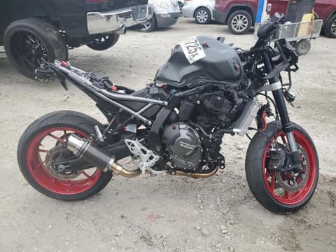 2024 Suzuki GSX800, VIN JS1EM13B7R7103945. Фото 1 з 6 з аукціону Copart. Каталог авто зі США OpenDataCar.