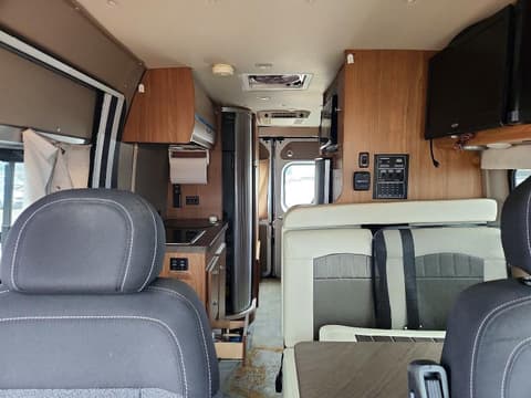 2014 Winnebago Travao59gl, VIN 3C6URVJG4EE111205. Фото 6 з 6 з аукціону Copart. Каталог авто зі США OpenDataCar.