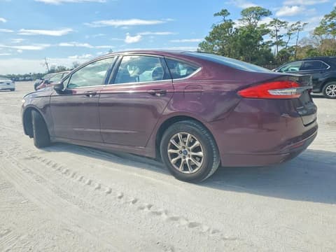 2017 Ford Fusion, VIN 3FA6P0G75HR103392. Фото 2 з 6 з аукціону Copart. Каталог авто зі США OpenDataCar.
