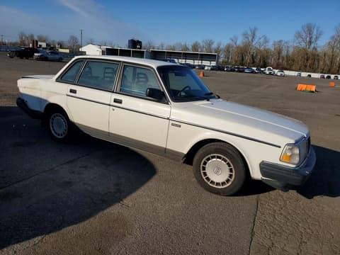1993 Volvo 240, VIN YV1AS8808P1484192. Фото 4 из 6 с аукциона Copart. Каталог авто из США OpenDataCar.