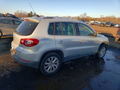 2010 Volkswagen Tiguan, VIN WVGBV7AX7AW510709. Zdjęcie 3 z 6 z aukcji Copart. Katalog aut z USA OpenDataCar.