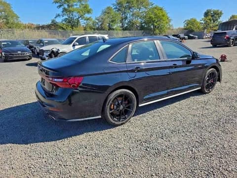 2025 Volkswagen Jetta, VIN 3VW1T7BU2SM063733. Zdjęcie 4 z 6 z aukcji Copart. Katalog aut z USA OpenDataCar.