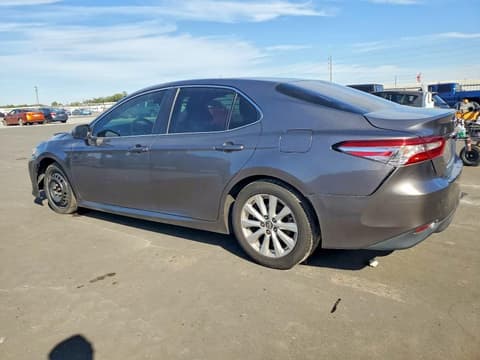 2018 Toyota Camry, VIN 4T1B11HK6JU101602. Zdjęcie 2 z 6 z aukcji Copart. Katalog aut z USA OpenDataCar.