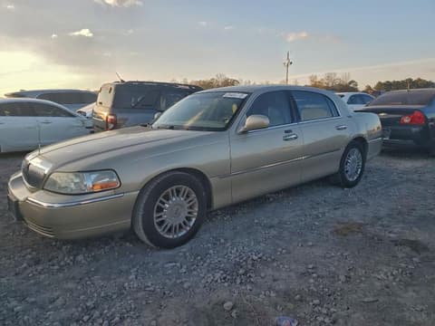 2007 Lincoln Town Car, VIN 1LNHM82WX7Y617307. Фото 1 з 6 з аукціону Copart. Каталог авто зі США OpenDataCar.