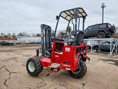 2016 Moffett Forklift, VIN P060418. Zdjęcie 3 z 6 z aukcji Copart. Katalog aut z USA OpenDataCar.