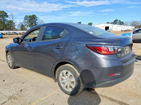 2019 Toyota Yaris, VIN 3MYDLBYV7KY503622. Фото 2 з 6 з аукціону Copart. Каталог авто зі США OpenDataCar.