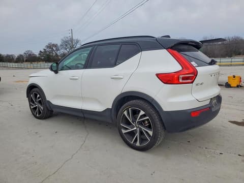 2022 Volvo XC40, VIN YV4162UMXN2791495. Фото 2 з 6 з аукціону Copart. Каталог авто зі США OpenDataCar.