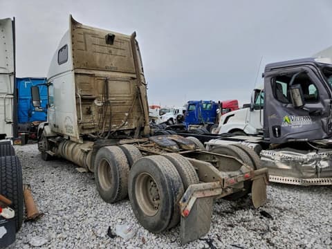 2013 Volvo VNL, VIN 4V4NC9EH3DN134059. Фото 3 з 6 з аукціону Copart. Каталог авто зі США OpenDataCar.