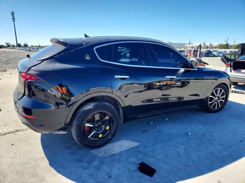 2017 Maserati Levante, VIN ZN661YUA2HX226809. Фото 3 из 6 с аукциона Copart. Каталог авто из США OpenDataCar.