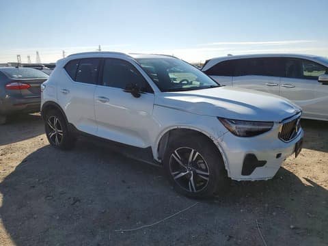 2025 Volvo XC40, VIN YV4L12UJ5S2576650. Фото 4 з 6 з аукціону Copart. Каталог авто зі США OpenDataCar.