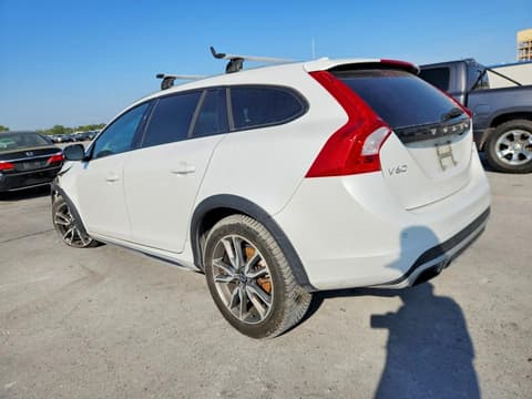 2017 Volvo V60 Cross Country, VIN YV440MWK5H1038683. Фото 2 из 6 с аукциона Copart. Каталог авто из США OpenDataCar.