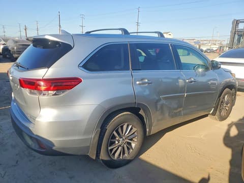 2018 Toyota Highlander, VIN 5TDJZRFH5JS547954. Фото 3 з 6 з аукціону Copart. Каталог авто зі США OpenDataCar.