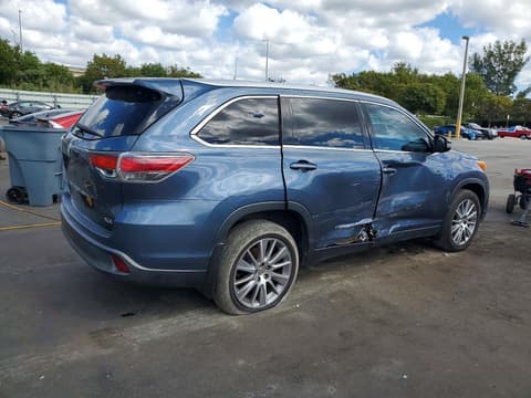 2015 Toyota Highlander, VIN 5TDKKRFHXFS097864. Фото 3 из 6 с аукциона Copart. Каталог авто из США OpenDataCar.