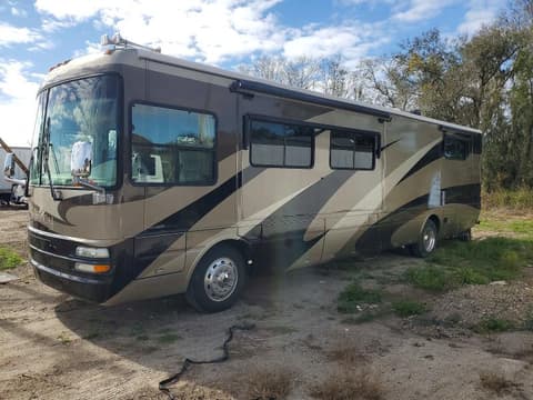 2005 Freightliner Chassis, VIN 4UZAAHDC05CU57297. Фото 2 з 6 з аукціону Copart. Каталог авто зі США OpenDataCar.