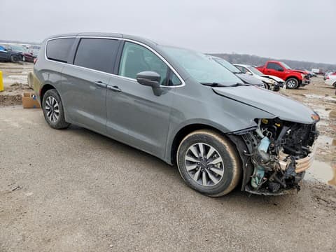 2022 Chrysler Pacifica, VIN 2C4RC1L73NR121356. Фото 4 з 6 з аукціону Copart. Каталог авто зі США OpenDataCar.