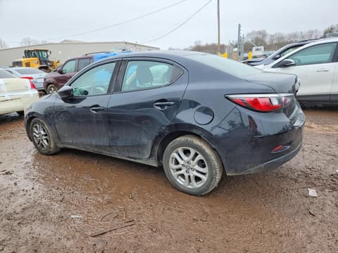 2017 Toyota Yaris, VIN 3MYDLBYV6HY181824. Фото 2 з 6 з аукціону Copart. Каталог авто зі США OpenDataCar.