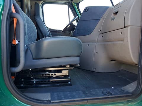 2017 Freightliner Cascadia, VIN 3AKJGLDR4HSHU3734. Фото 5 з 6 з аукціону Copart. Каталог авто зі США OpenDataCar.