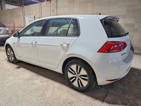 2015 Volkswagen e-Golf, VIN WVWPP7AU7FW902896. Фото 2 з 6 з аукціону Copart. Каталог авто зі США OpenDataCar.