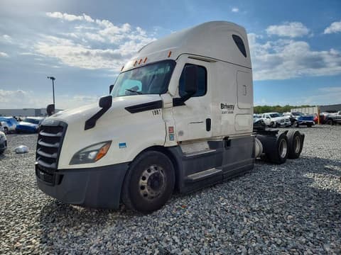 2020 Freightliner Cascadia 126, VIN 3AKJHHDV0LSMC8440. Фото 2 з 6 з аукціону Copart. Каталог авто зі США OpenDataCar.