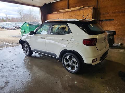 2024 Hyundai Venue, VIN KMHRC8A39RU303432. Фото 2 з 6 з аукціону Copart. Каталог авто зі США OpenDataCar.